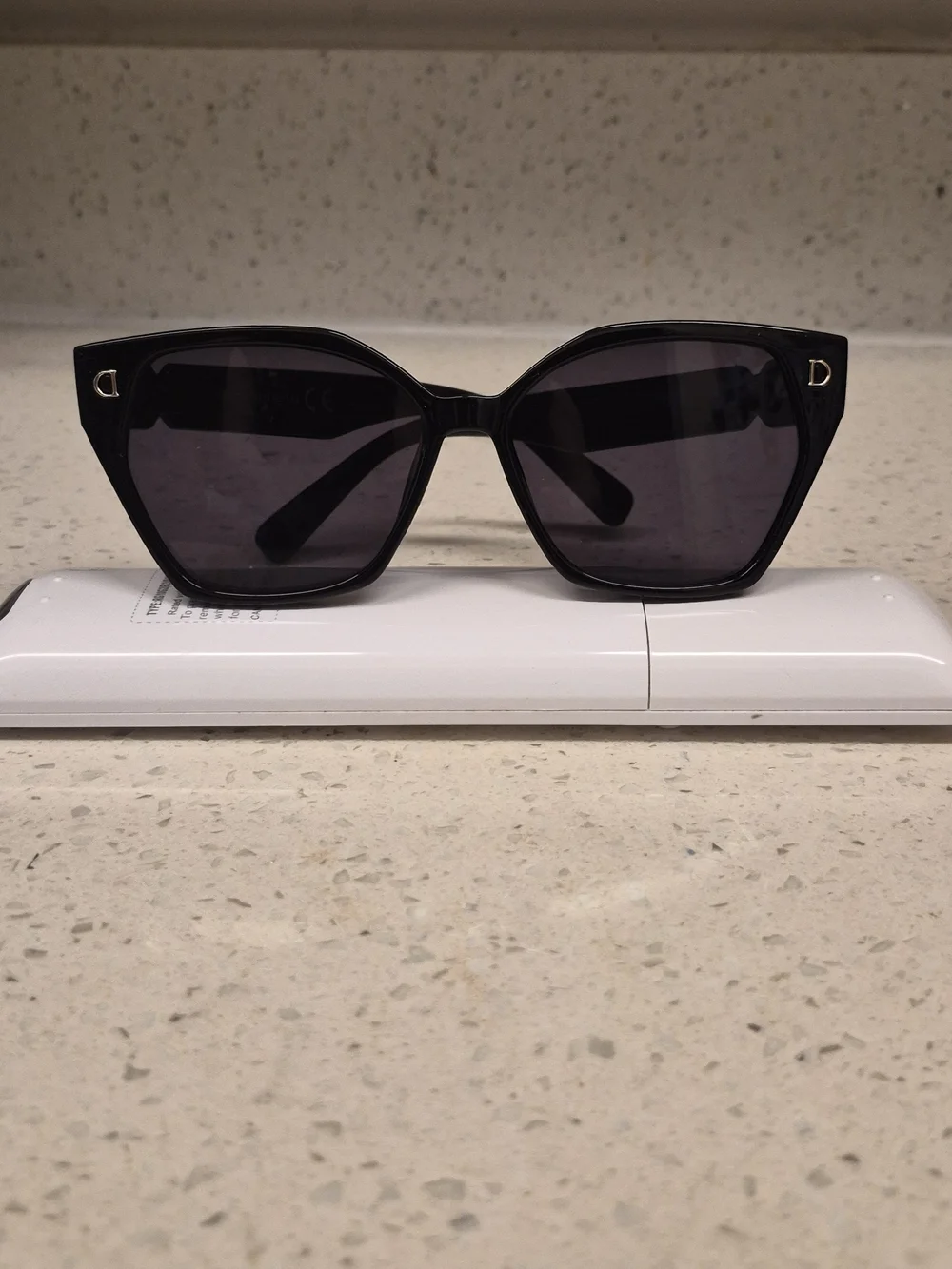 N/A sleek black